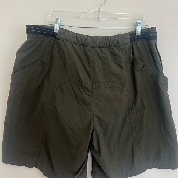LL Bean Crest Shorts Men's Outdoor Hiking Olive Green Size XL Nylon Lined - Picture 4 of 10